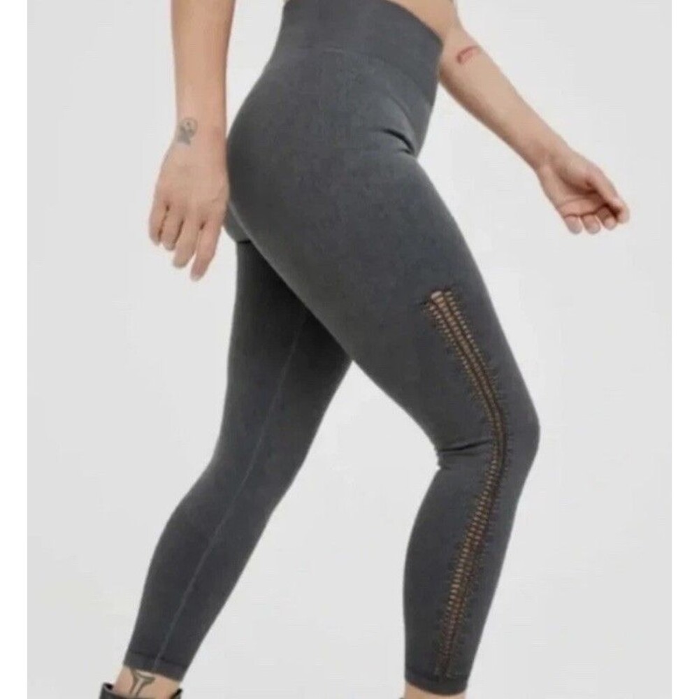 Offline By Aerie NWT Hi-Rise 7/8 Leggings Braided Ribbed Gray Size L Seamless - Picture 2 of 15